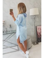 Šaty s kapucňou a dlhším chrbtom modré