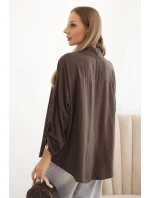 Dámska košeľa z viskózy s ozdobnými gombíkmi a golierom hnedá