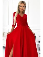 309-8 AMBER elegantné dlhé čipkované šaty s výstrihom a rozparkom na nohách - ČERVENÉ