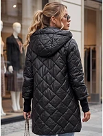 Dlhá dámska prešívaná čierna prechodná bunda FashionStreet TY5865 Dlhá dámska prešívaná čierna prechodná bunda FashionStreet TY5865