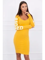 Otrhané šaty horčicovej farby