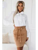 578-2 Wyjątkowa biznesowa bluzka z długim rękawkiem, wiązaniem i guzikami - biała w srebrny wzór