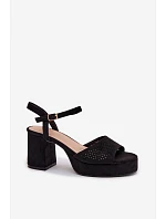 Sandále na podpätku model 226333 Krok vo veľkom štýle