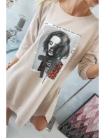 Šaty s potlačou a rozšírenou spodnou časťou béžovej