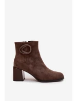 Zamszowe Botki Na Słupku Ocieplane Z Ozdobnym Detalem Artiker 57C0017 Brązowe