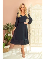 Dámske šifónové šaty v fľaškovo zelenej farbe v dĺžke midi, s dekoltom a volánikom 304-2 Dámske šifónové šaty v fľaškovo zelenej farbe v dĺžke midi, s dekoltom a volánikom 304-2