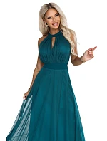 662-4 Elegantné večerné maxi šaty s výstrihom za krkom, tylom a viazaním v páse – zelené 662-4 Elegantné večerné maxi šaty s výstrihom za krkom, tylom a viazaním v páse – zelené
