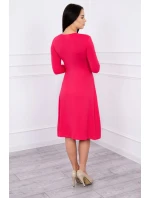Šaty s prestrihom pod prsiami fuchsiová
