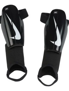 Futbalové chrániče Nike Charge DX4610-010