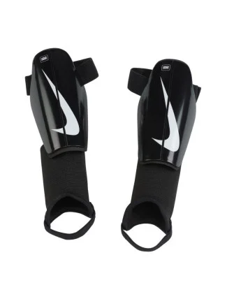 Futbalové chrániče Nike Charge DX4610-010