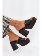 Damskie Klapki Z Eko Skóry Na Słupku I Platformie Czarne Tamirella