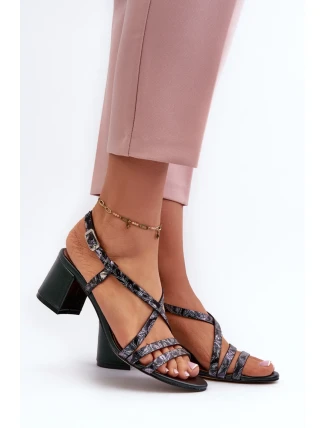 Sandále na podpätku model 198794 Vykročte štýlovo Sandále na podpätku model 198794 Vykročte štýlovo