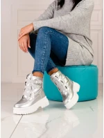 Krásne dámske sivé a strieborné snehule s plochým podpätkom