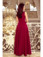 Dlhé dámske šaty v bordovej farbe s dekoltom model 7470385 Dlhé dámske šaty v bordovej farbe s dekoltom model 7470385
