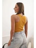 Dámsky prúžkovaný top na ramienka s ozdobnou aplikáciou horčicovej farby Dámsky prúžkovaný top na ramienka s ozdobnou aplikáciou horčicovej farby