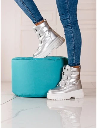 Krásne dámske sivé a strieborné snehule s plochým podpätkom