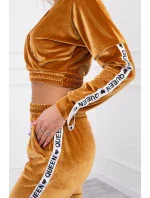 Velúrová súprava s nápisom Queen camel