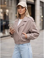 Krátky dámsky dvojradový kabát v béžovej farbe FashionStreet TY6025 Krátky dámsky dvojradový kabát v béžovej farbe FashionStreet TY6025