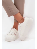 Športová obuv na platforme model 216471 Krok vo veľkom štýle Športová obuv na platforme model 216471 Krok vo veľkom štýle