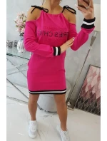 Tres Chic fuchsiové šaty