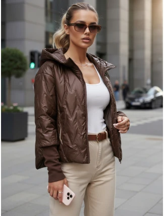 Dámska prechodná prešívaná bunda s kapucňou hnedá FashionStreet TY5613