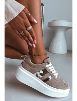 Dámske tenisky na pevnej platforme s aplikáciou z umelého semišu Beige Averin Dámske tenisky na pevnej platforme s aplikáciou z umelého semišu Beige Averin
