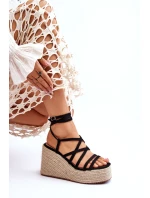 Skórzane Sandałki Na Koturnie Czarne Margaritt