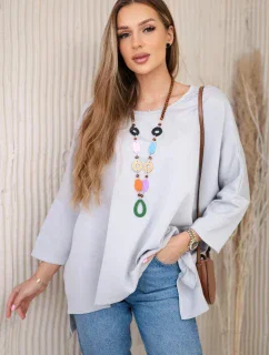 Oversize blúzka s náhrdelníkom z maslovej sivej látky