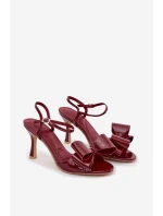 Lakierowane Sandały Na Szpilce Z Kokardą Bordowe Noliva