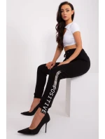 Tepláky model 211745 Relevantnosť