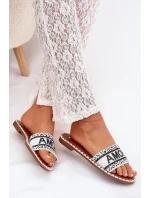 Klapki Damskie Na Płaskim Obcasie Ze Zdobieniem Amore Białe Avelina