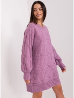 Fialové pletené šaty s vrkočmi