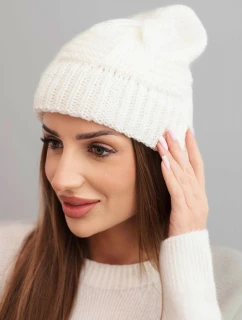 Dámska zimná akrylová čiapka s ozdobným úpletom K462 ecru