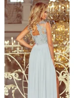 Dlhé dámske šaty v striebornej farbe bez rukávov as vyšívaným výstrihom model 6405966