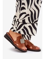 Klapki Damskie Na Koturnie Eko Skórzane Z Ozdobą Brązowe Sarela