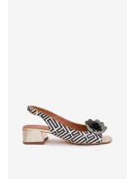 Skórzane Sandały Damskie Na Klocku Z Ozdobnym Kwiatem Laura Messi 2973 Biało-Czarne