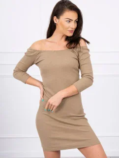 Pruhované vypasované šaty camel