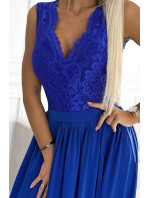Dlhé šaty s čipkovým výstrihom Numoco LEA - modré