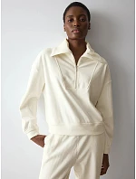 Svetor Velour Rib Sweater krémový Silk White – TRIUMPH Svetor Velour Rib Sweater krémový Silk White – TRIUMPH