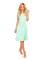 LILA - Plisované dámske šaty v mätovej farbe s krátkymi rukávmi 311-9 LILA - Plisované dámske šaty v mätovej farbe s krátkymi rukávmi 311-9
