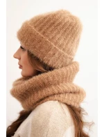 Dámska čiapka a zimný šál s emblémom ťavy