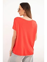 Dámska viskózna blúzka oversize s krátkymi rukávmi a okrúhlym výstrihom červená Dámska viskózna blúzka oversize s krátkymi rukávmi a okrúhlym výstrihom červená