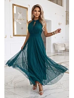 662-4 Elegantné večerné maxi šaty s výstrihom za krkom, tylom a viazaním v páse – zelené 662-4 Elegantné večerné maxi šaty s výstrihom za krkom, tylom a viazaním v páse – zelené