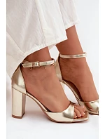 Dámské sandály na podpatku z umělé kůže zlaté Melvra