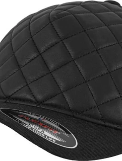 Flexfit 6277Q 5-panelová čiapka s kšiltom „Diamond Quilted“ 55.277Q čierna