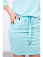 Viskózové šaty s viazaním v páse v mätovej farbe