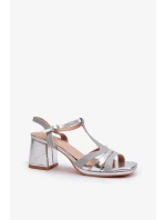 Sandále na podpätku model 197571 Vykročte štýlovo Sandále na podpätku model 197571 Vykročte štýlovo
