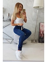 Džínsové nohavice s tmavým džínsovým pásom