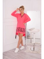Šaty s kapucňou a potlačou ružové neónové