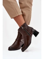 Kožené dámské boty na podpatku s přezkou Zazoo 60562 hnědé Kožené dámské boty na podpatku s přezkou Zazoo 60562 hnědé